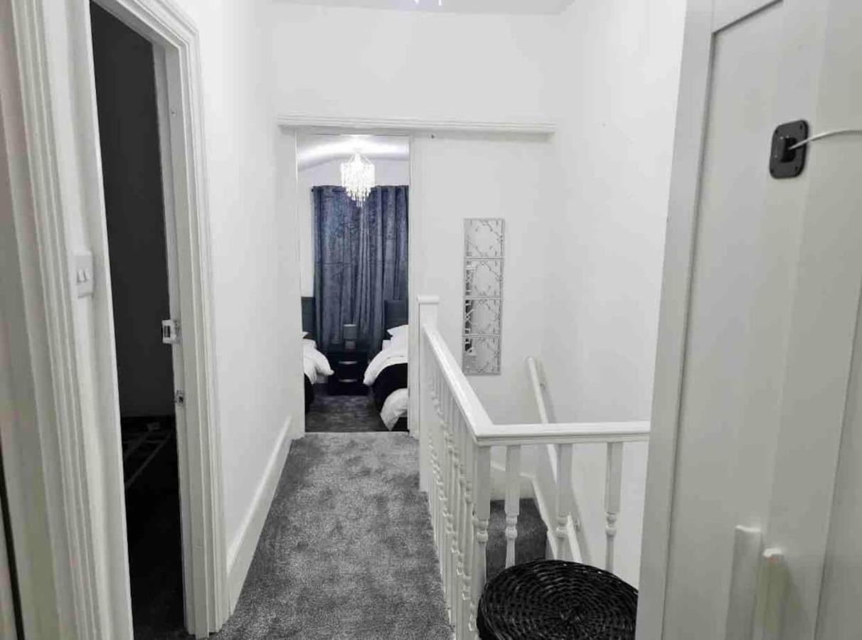 Villa L A Place Croydon, London Norwood Exterior foto
